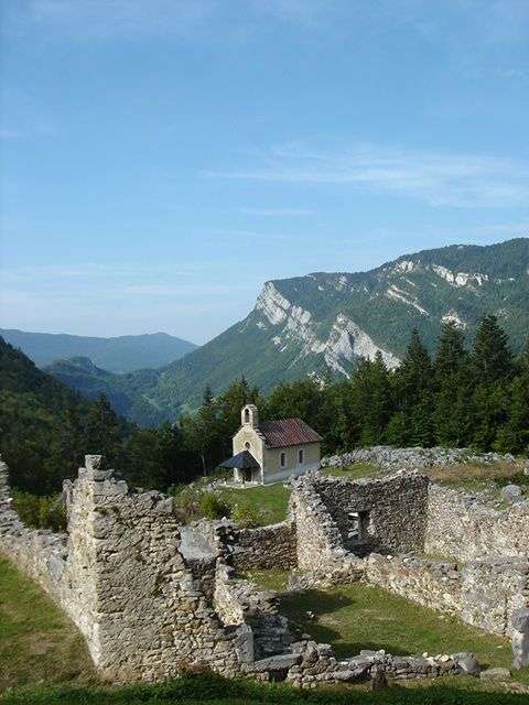 maquis-resistance-et-combats-en-vercors-chapelle-de-valchevriere-224-668